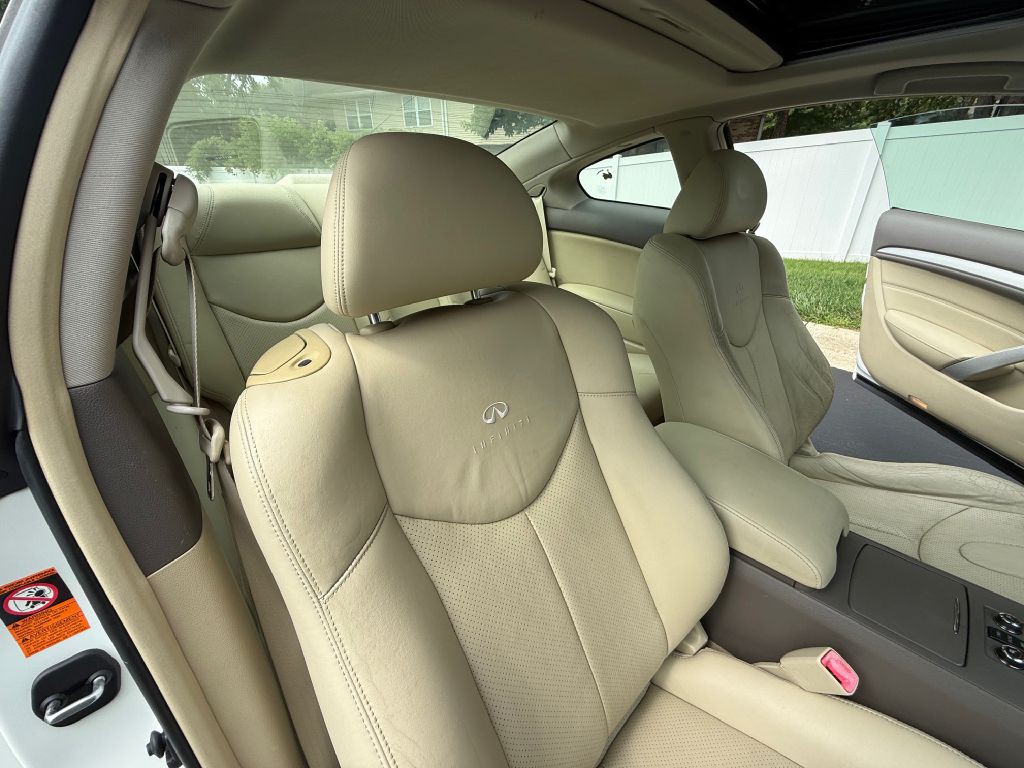 2009 INFINITI G37 Image 13