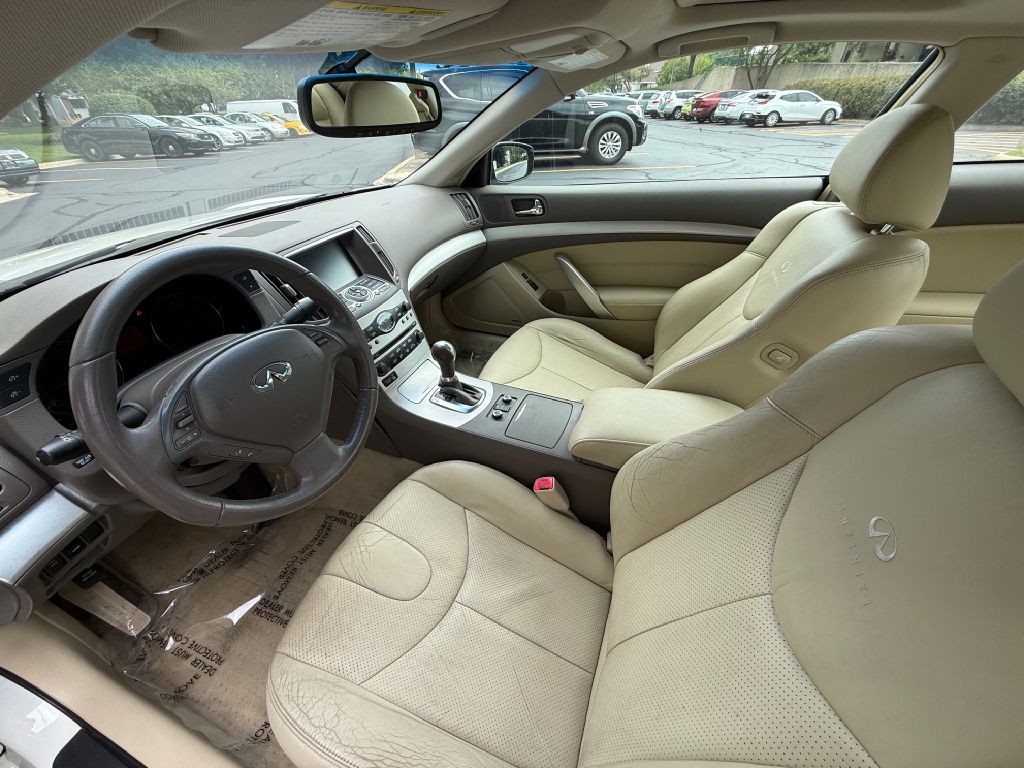 2009 INFINITI G37 Image 14