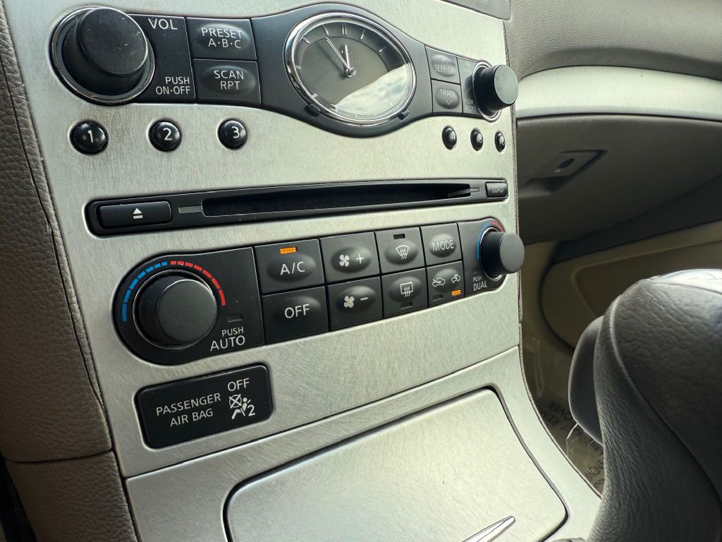 2009 INFINITI G37 Image 17