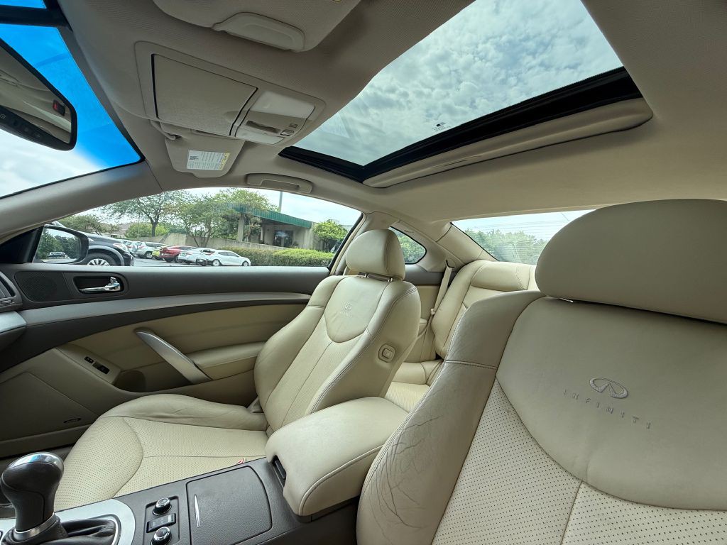 2009 INFINITI G37 Image 24
