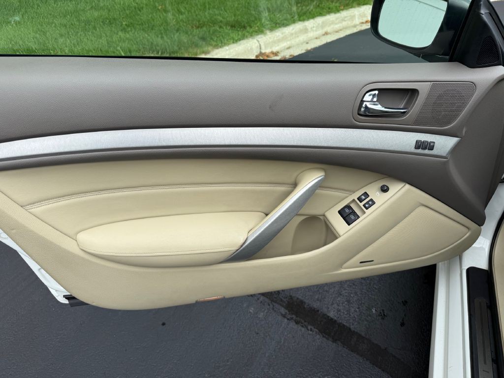 2009 INFINITI G37 Image 25