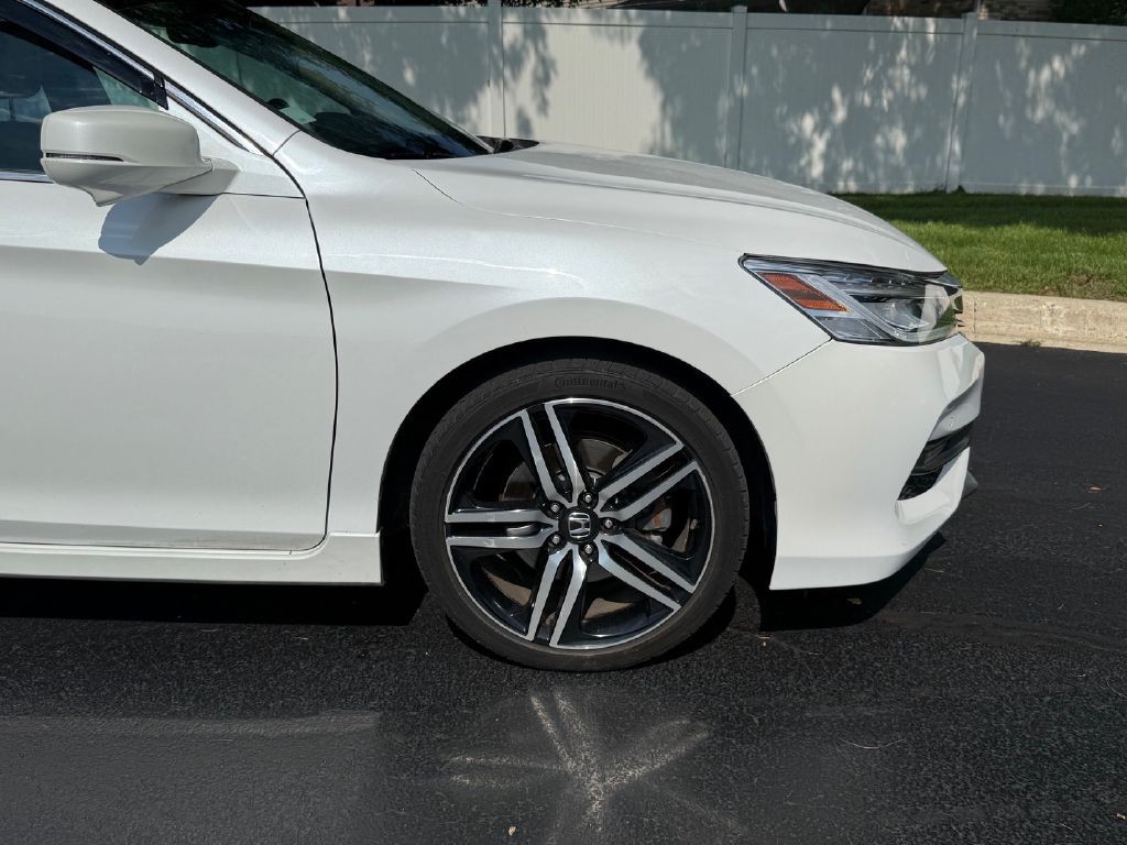 2016 Honda Accord Image 12