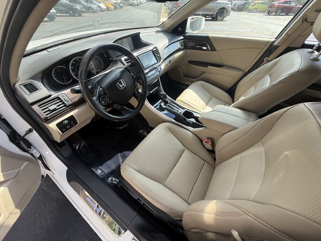 2016 Honda Accord Image 15