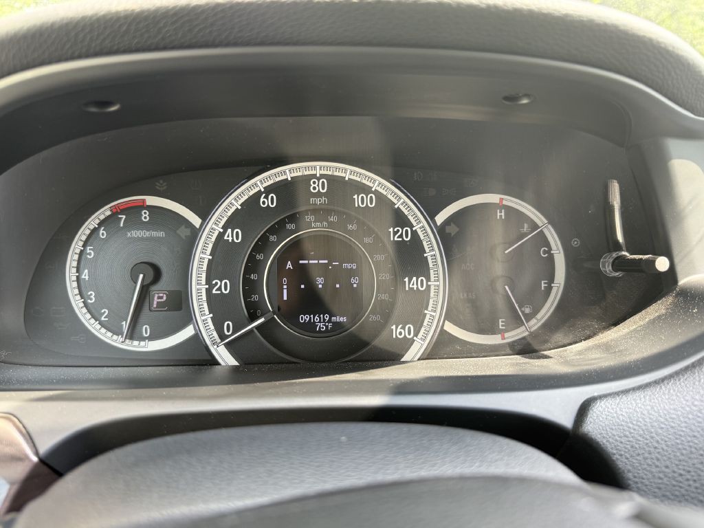2016 Honda Accord Image 17