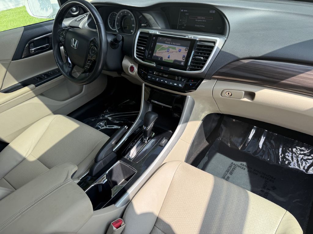 2016 Honda Accord Image 21
