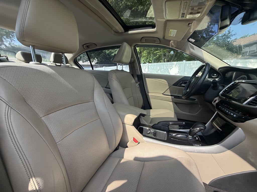 2016 Honda Accord Image 23