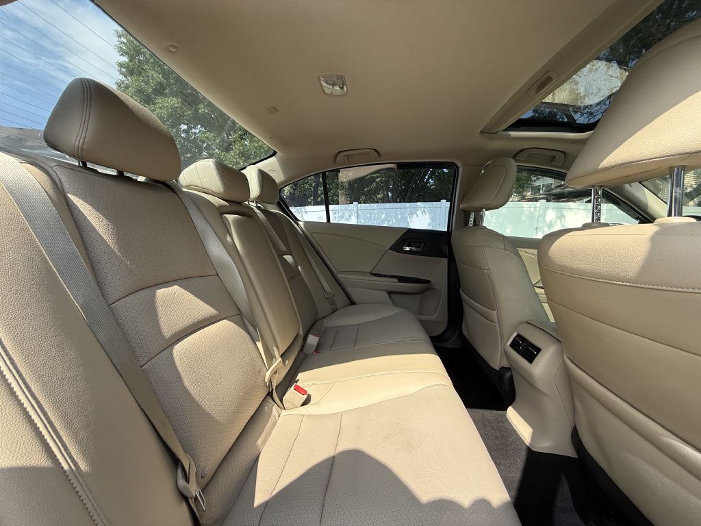 2016 Honda Accord Image 24