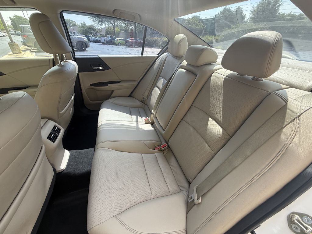 2016 Honda Accord Image 26