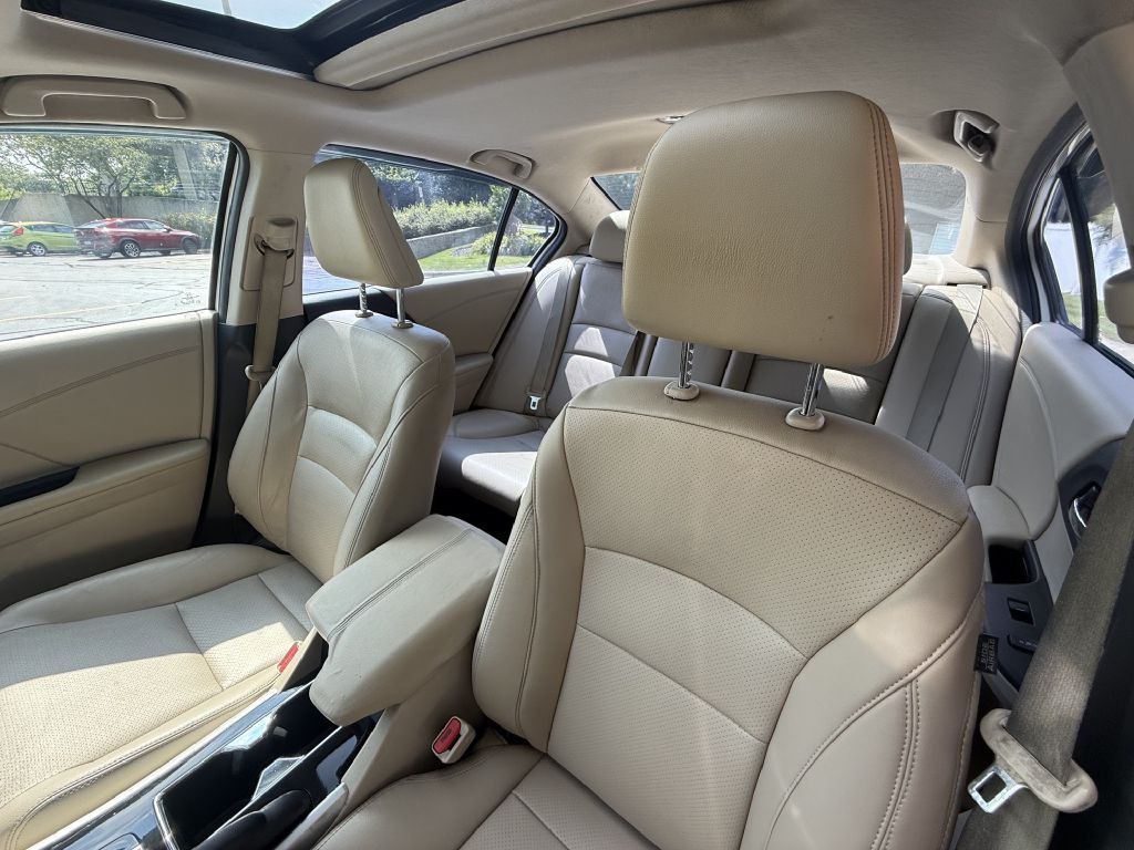 2016 Honda Accord Image 28