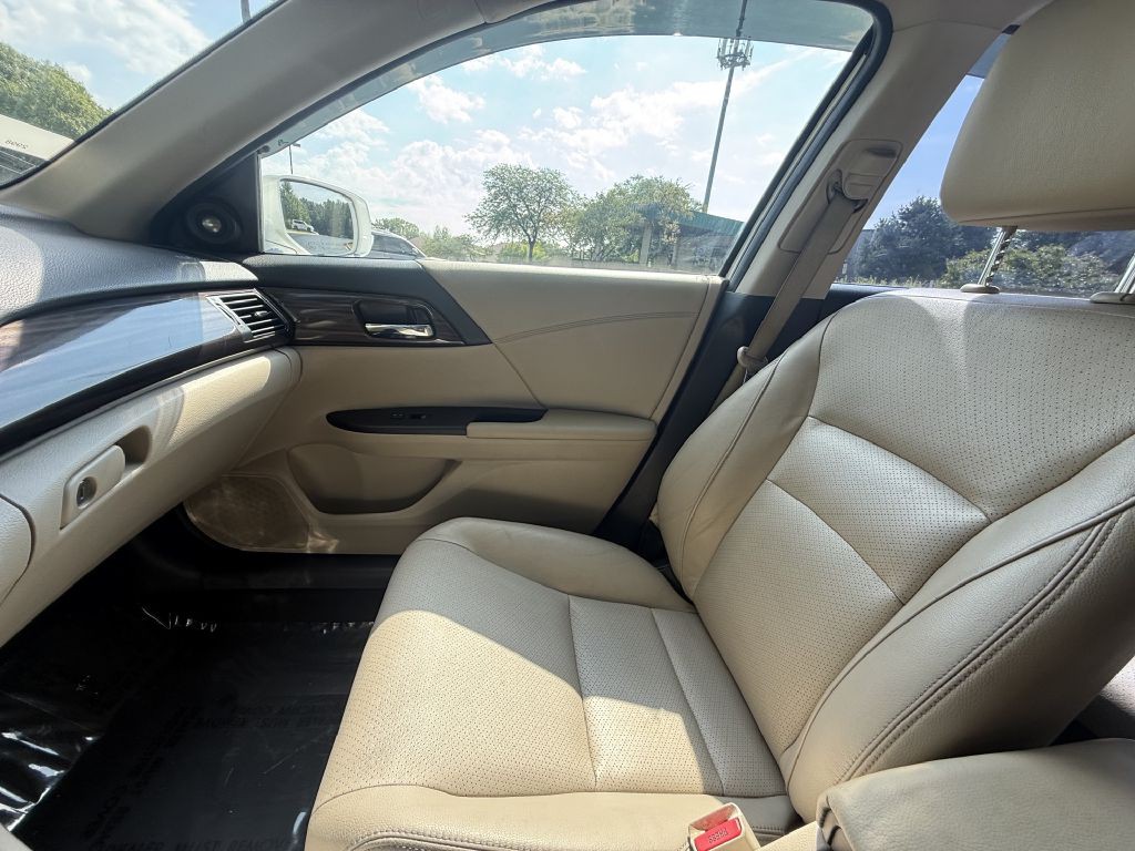 2016 Honda Accord Image 31