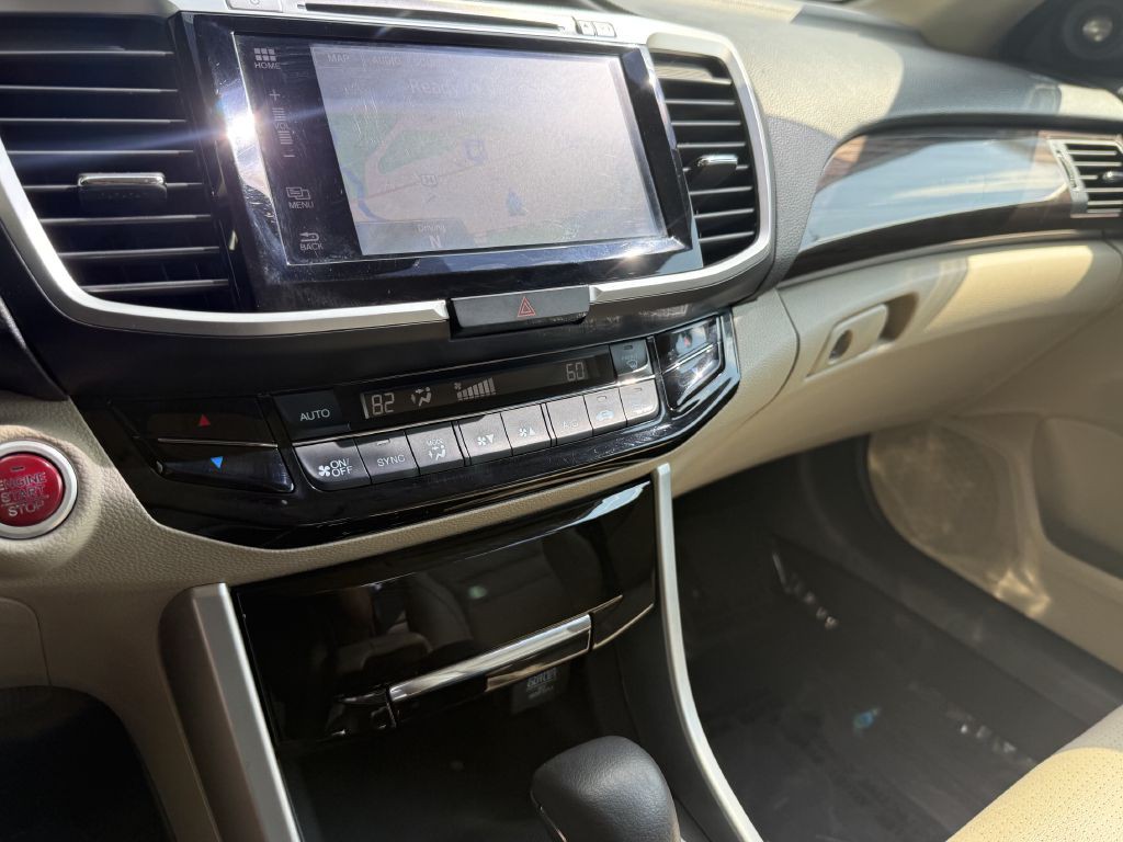 2016 Honda Accord Image 32