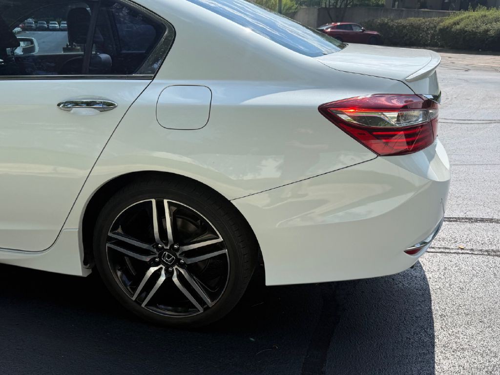 2016 Honda Accord Image 36