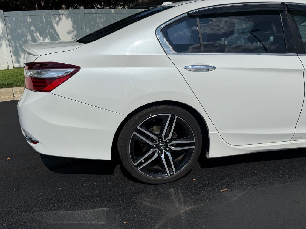 2016 Honda Accord Image 37