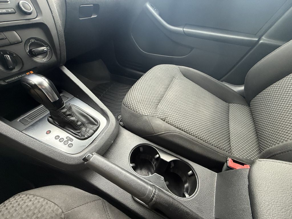 2014 Volkswagen Jetta Image 17