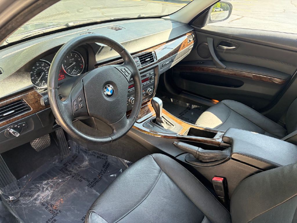 2009 BMW 3 Series Image 25