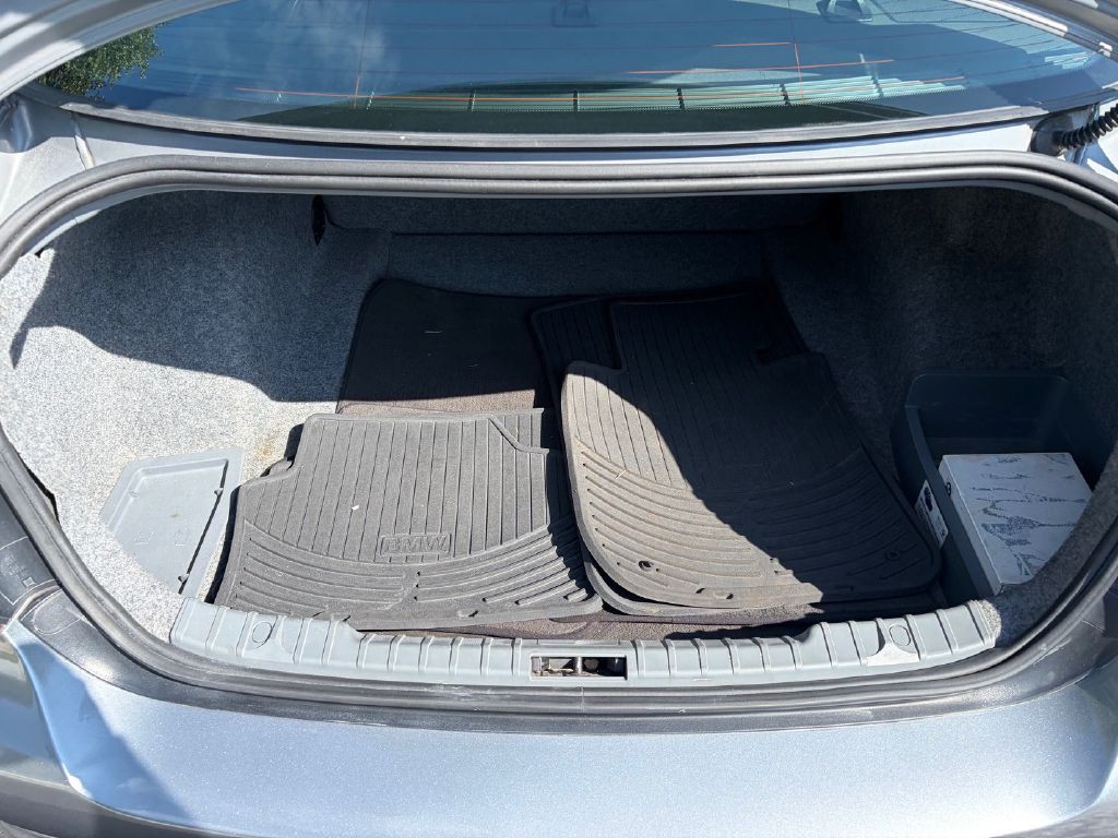 2009 BMW 3 Series Image 28