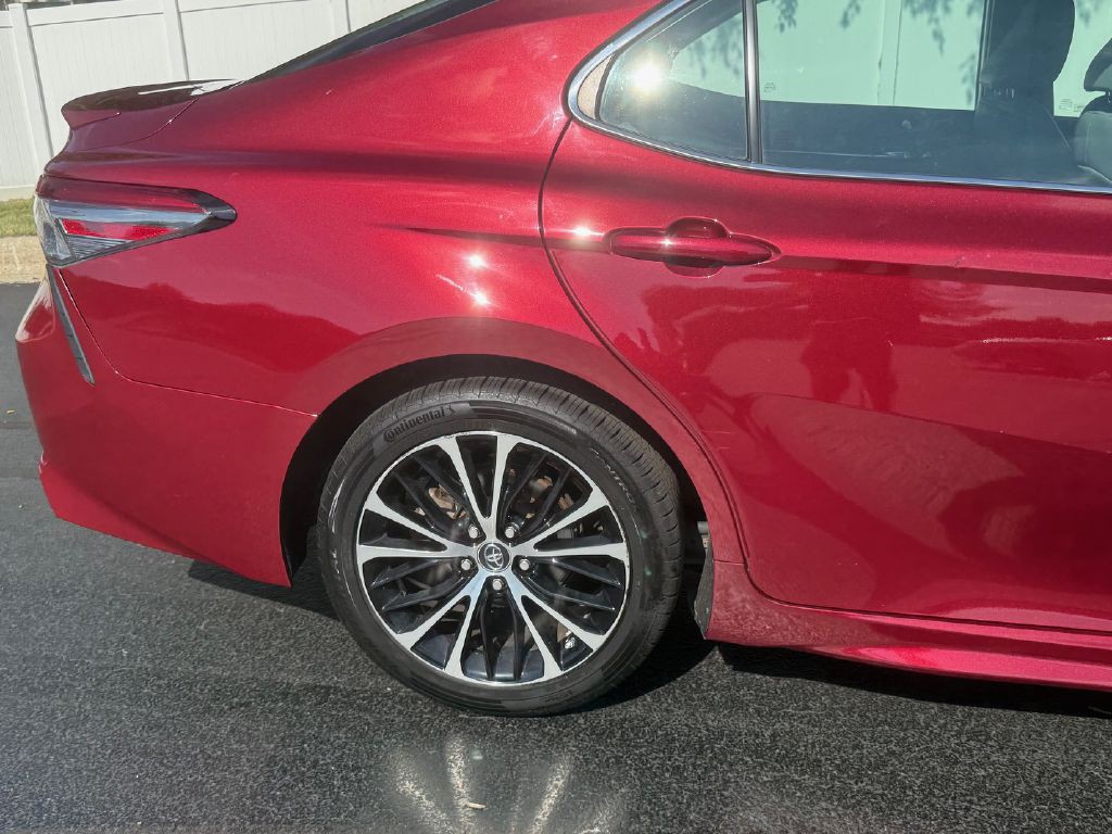 2018 Toyota Camry Image 12