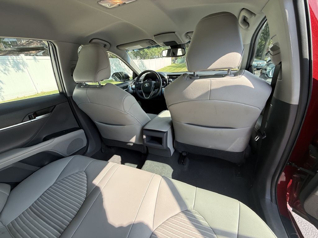 2018 Toyota Camry Image 19