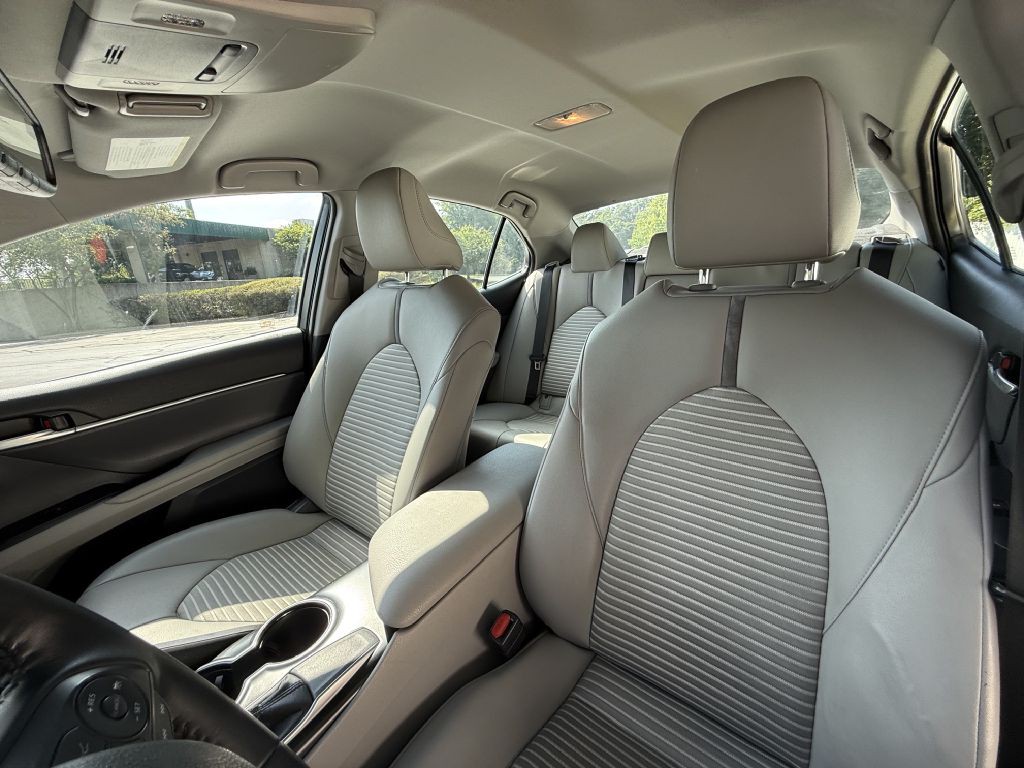 2018 Toyota Camry Image 22