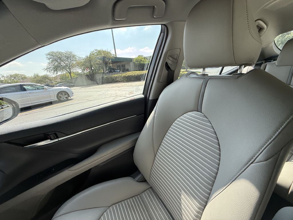 2018 Toyota Camry Image 23