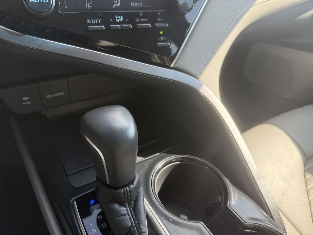 2018 Toyota Camry Image 26