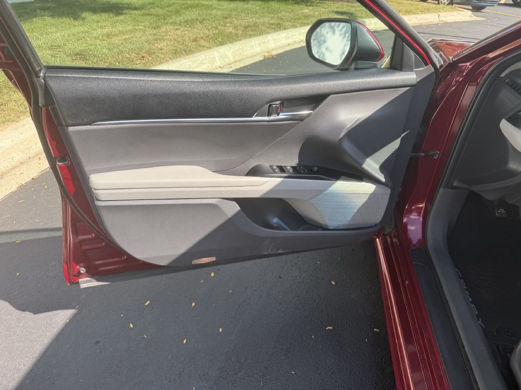2018 Toyota Camry Image 27