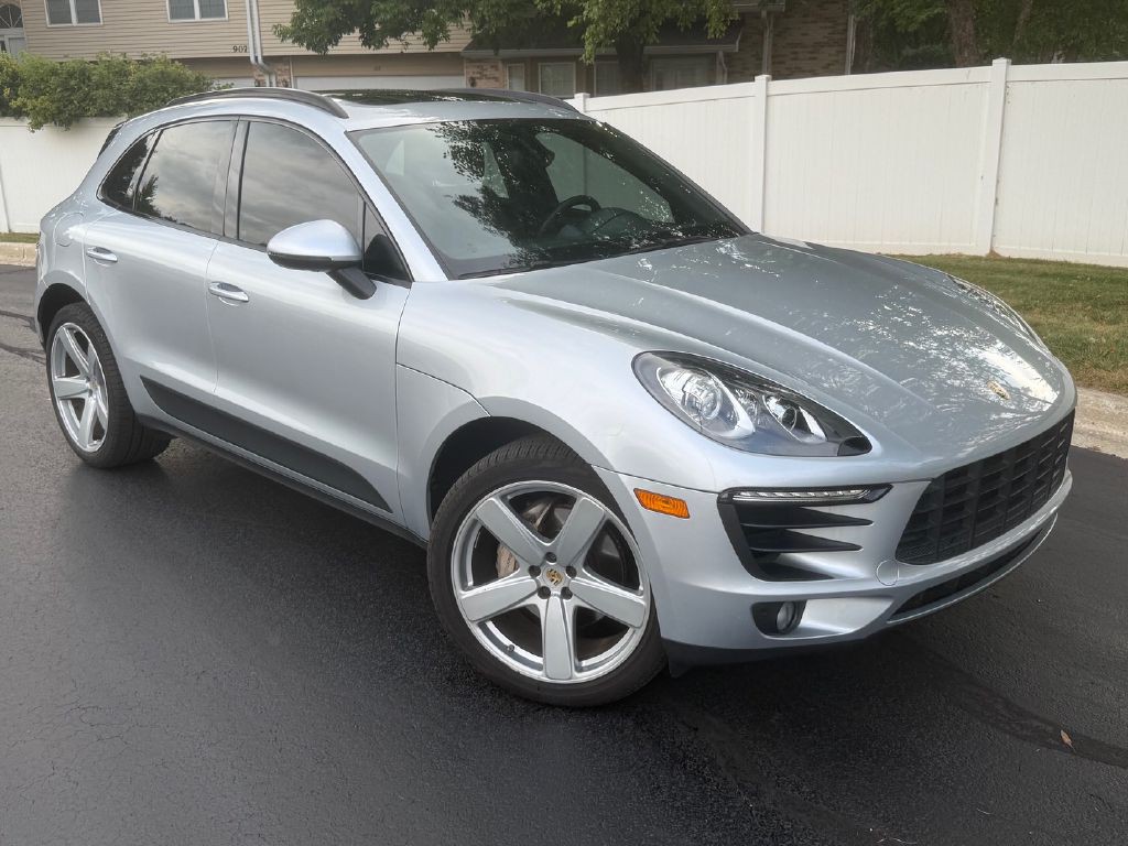 2016 Porsche Macan Image 1