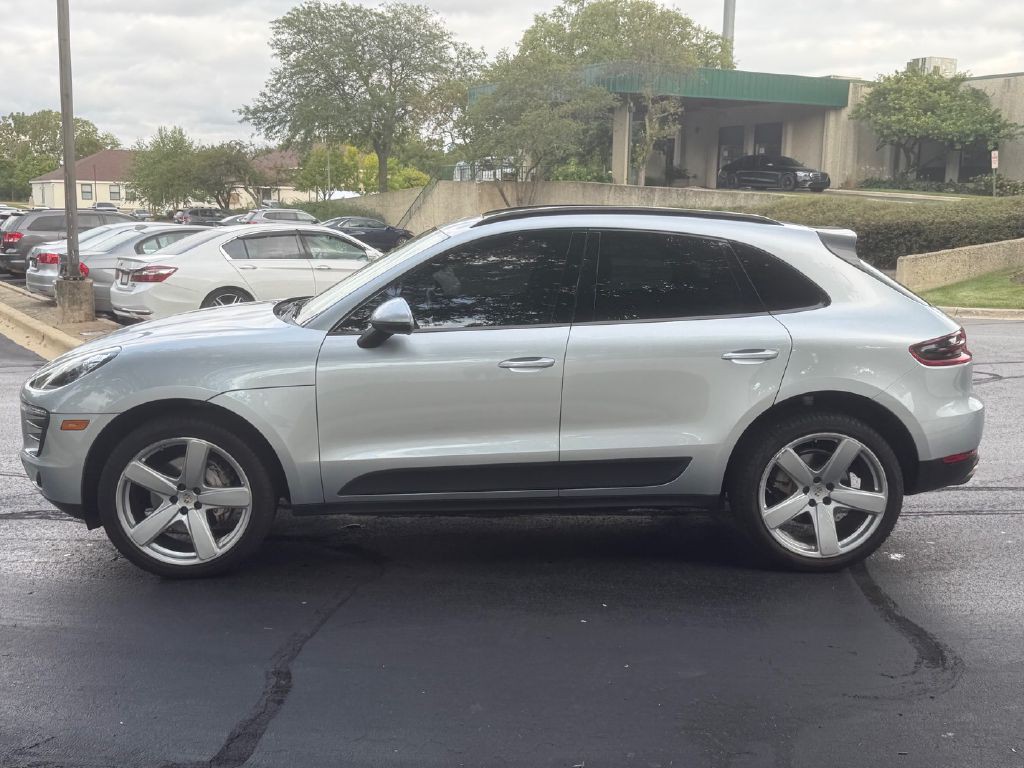 2016 Porsche Macan Image 9