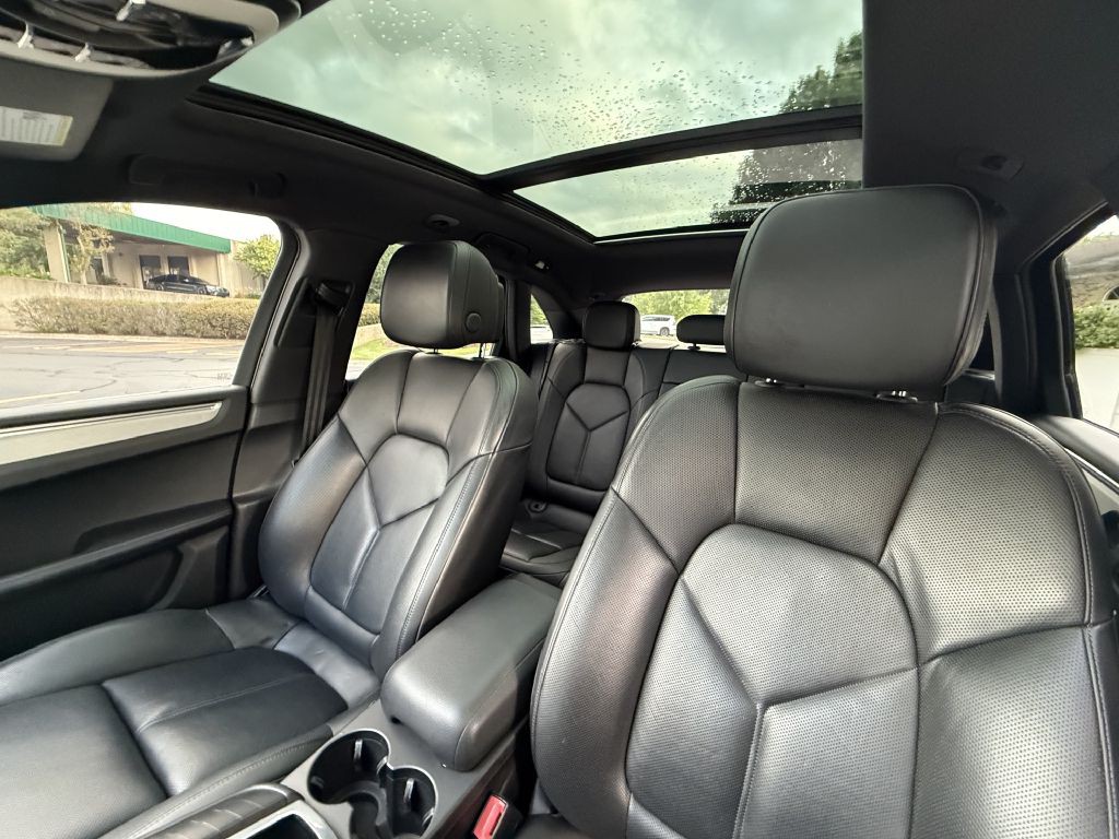 2016 Porsche Macan Image 15