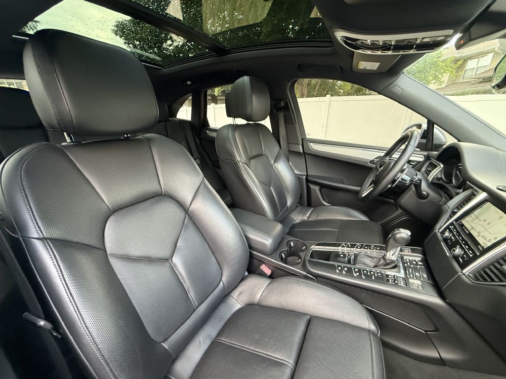 2016 Porsche Macan Image 19