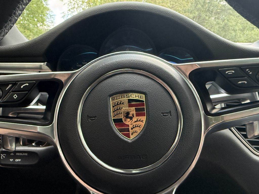 2016 Porsche Macan Image 22