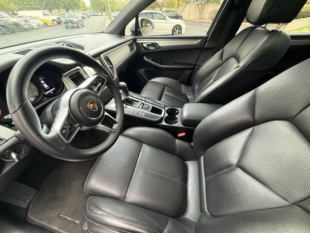 2016 Porsche Macan Image 27