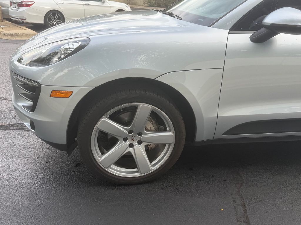 2016 Porsche Macan Image 29