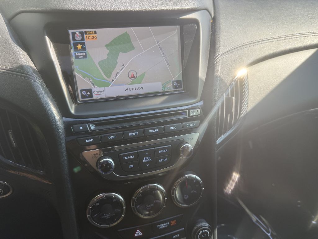 2013 Hyundai Genesis Image 20