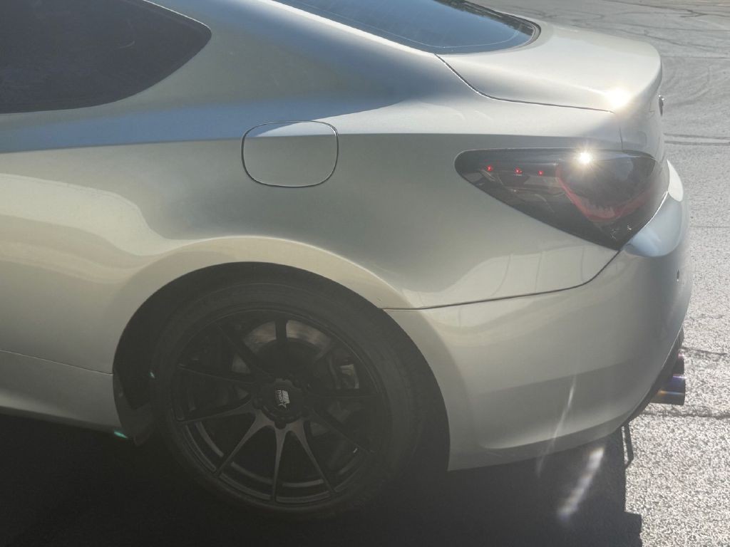 2013 Hyundai Genesis Image 24