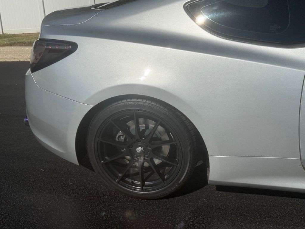 2013 Hyundai Genesis Image 25