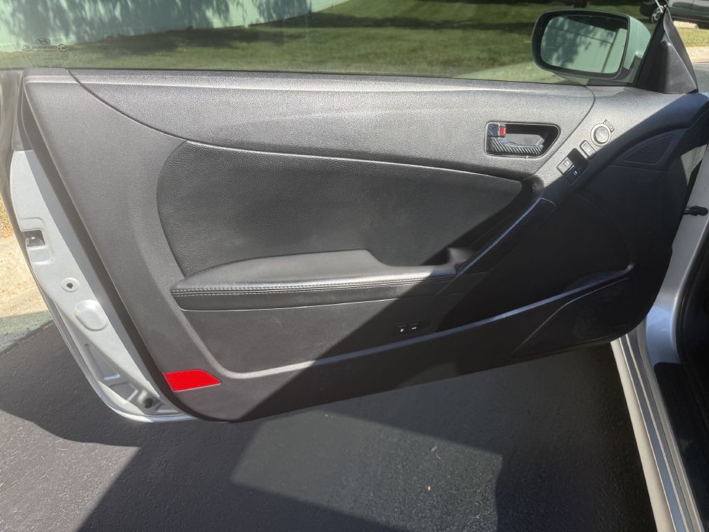 2013 Hyundai Genesis Image 30