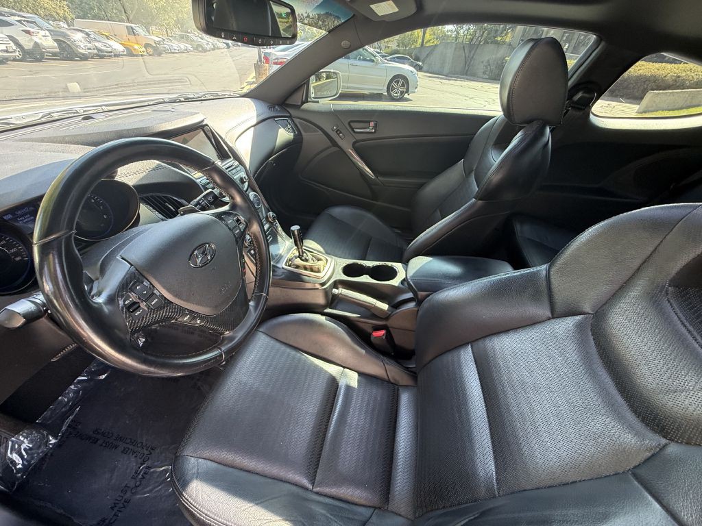 2013 Hyundai Genesis Image 31