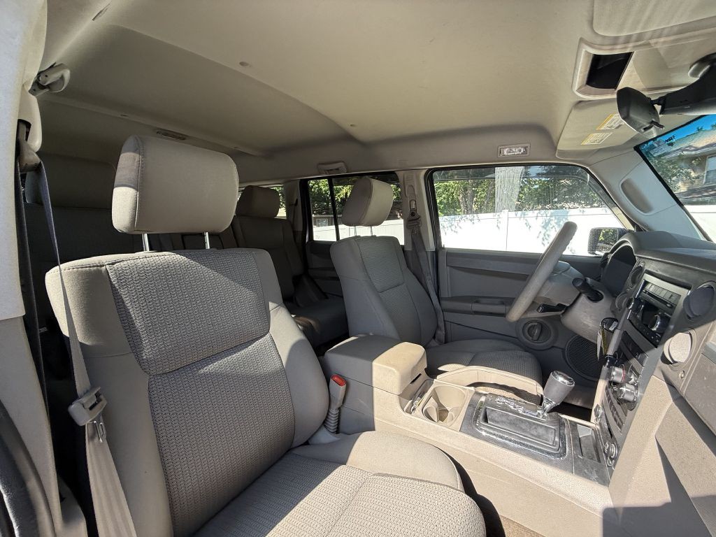 2008 Jeep Commander Image 11