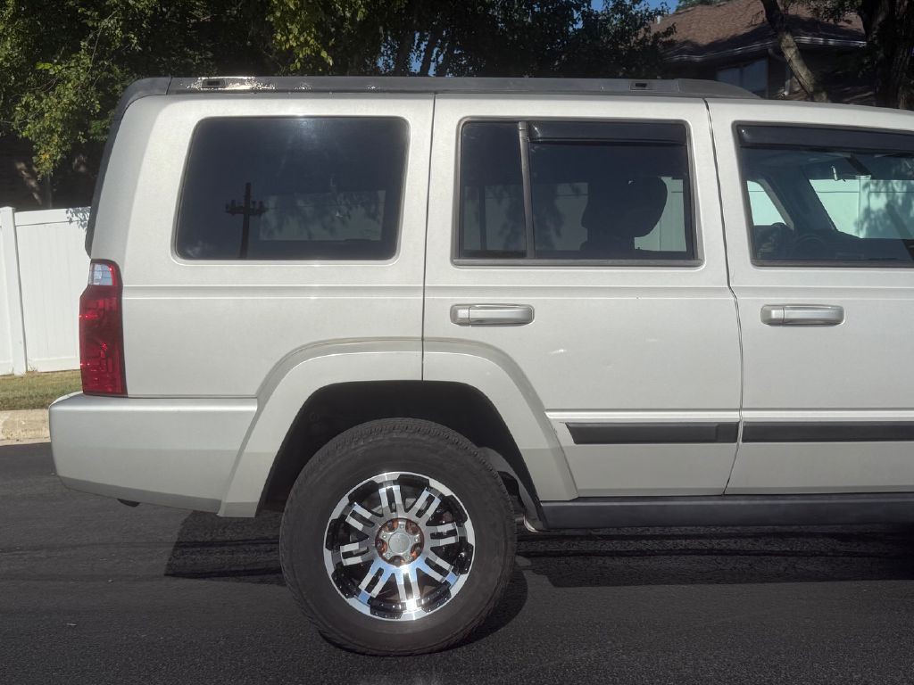 2008 Jeep Commander Image 28
