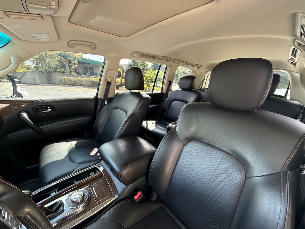 2016 INFINITI QX80 Image 11