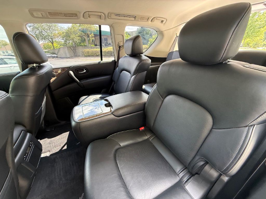 2016 INFINITI QX80 Image 17