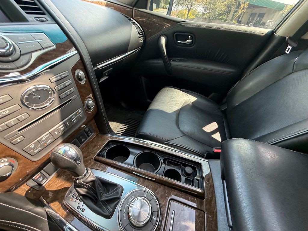 2016 INFINITI QX80 Image 18