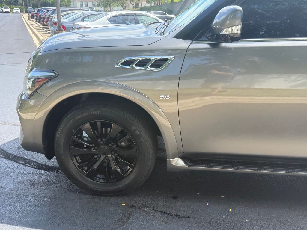 2016 INFINITI QX80 Image 32