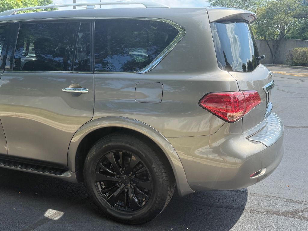 2016 INFINITI QX80 Image 33