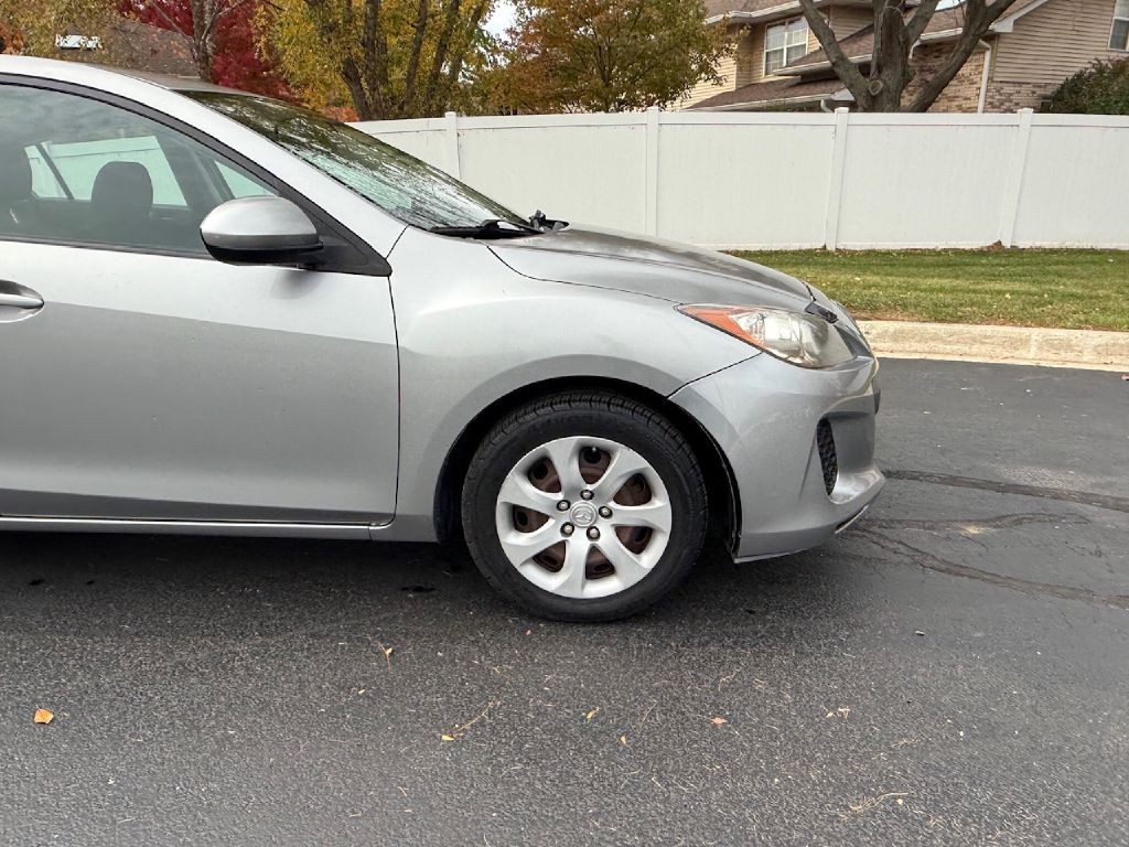 2013 Mazda Mazda3 Image 11