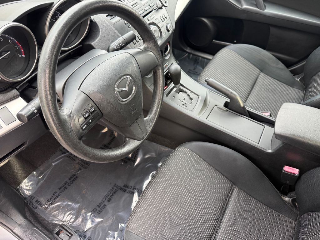 2013 Mazda Mazda3 Image 13