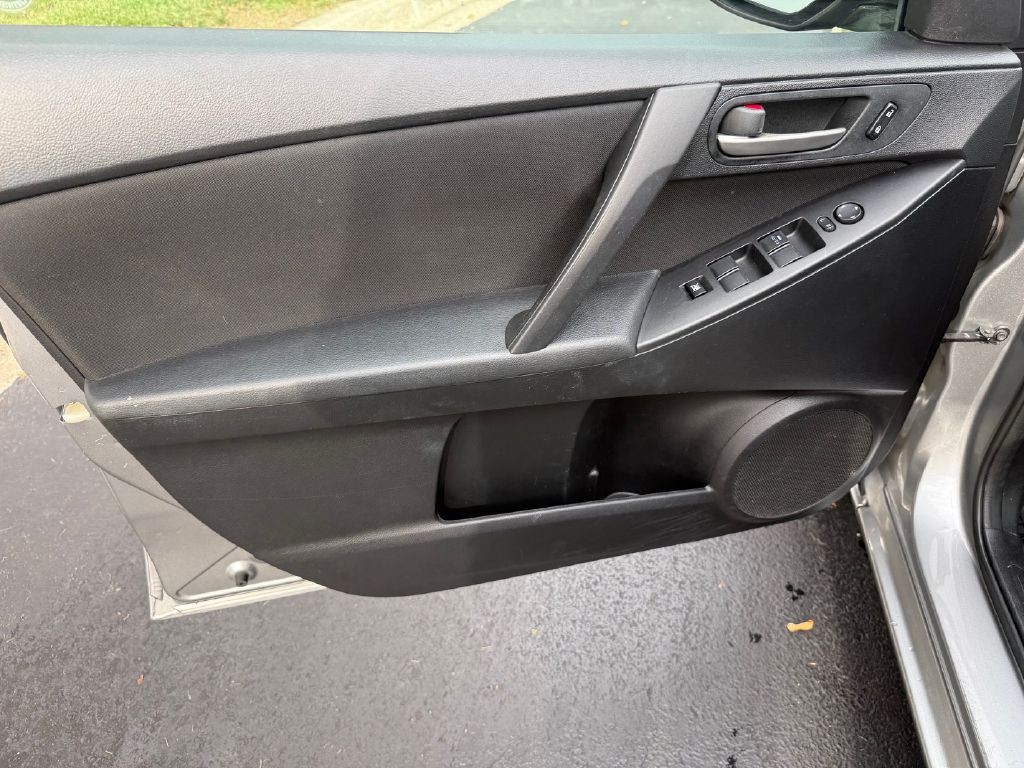 2013 Mazda Mazda3 Image 27