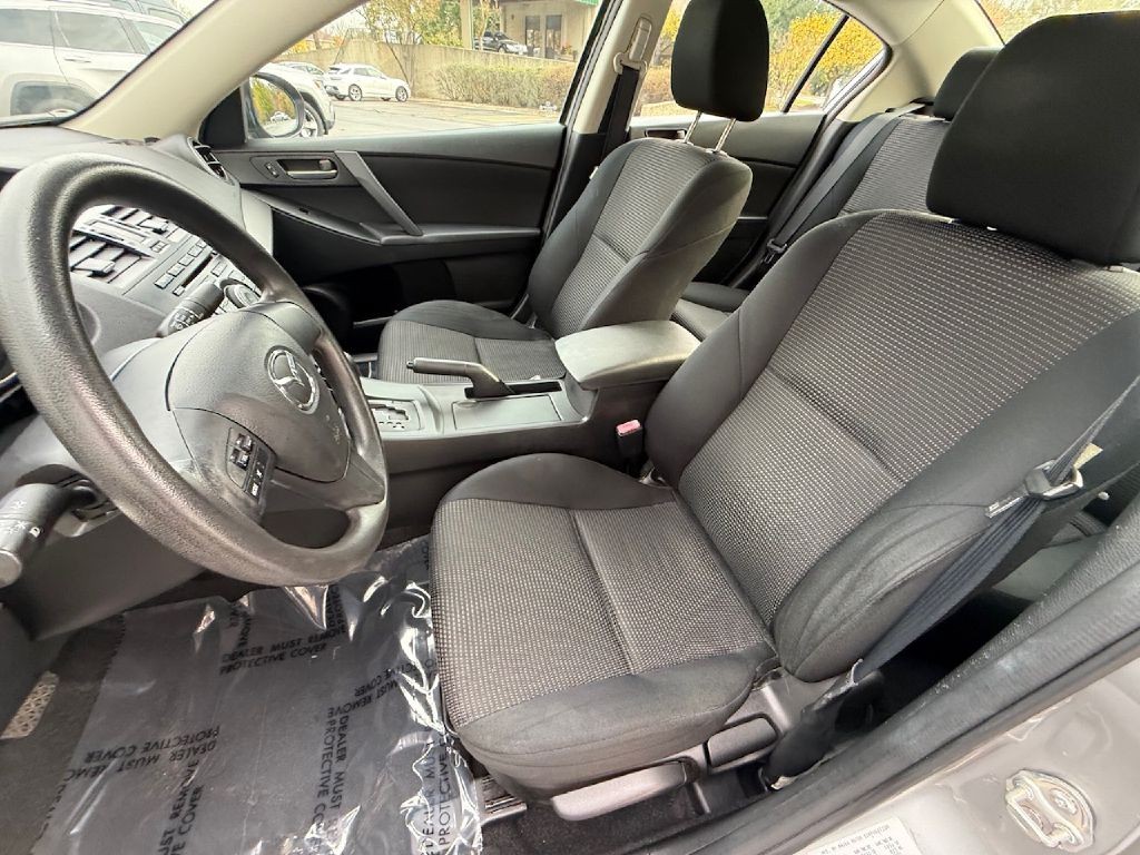2013 Mazda Mazda3 Image 28