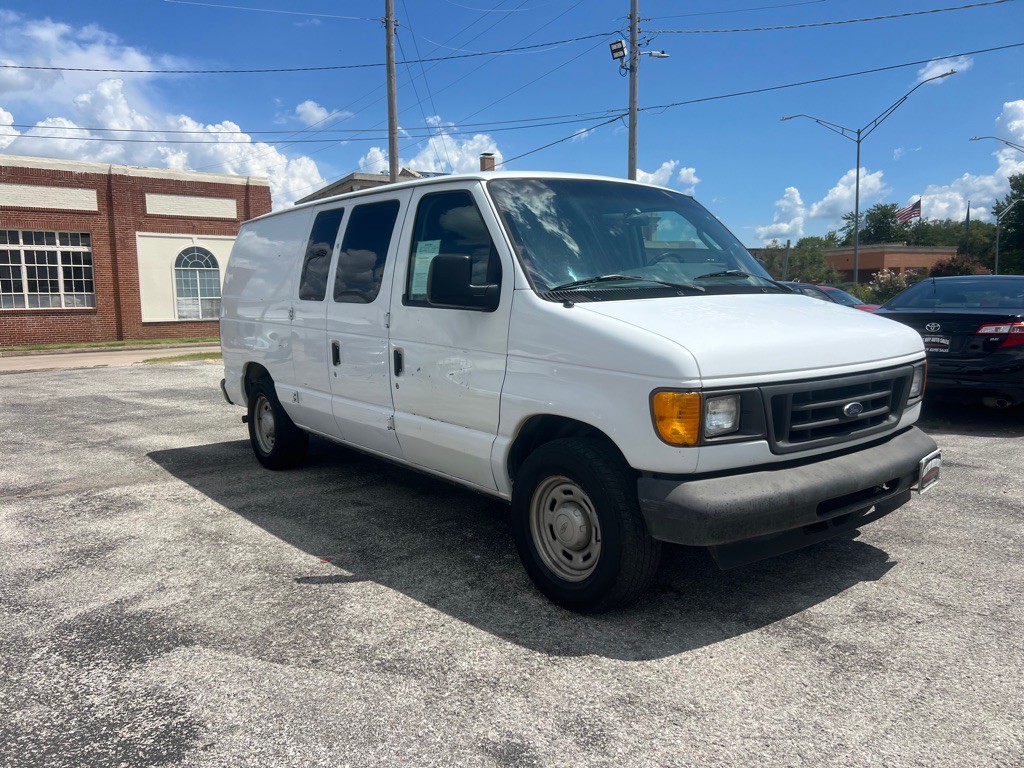 2005 Ford E-series Image 4